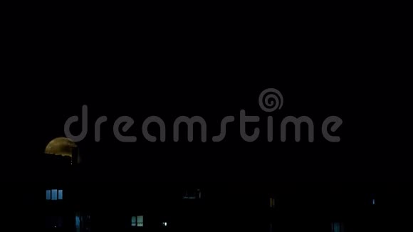 月亮升起时间流逝的片段视频的预览图