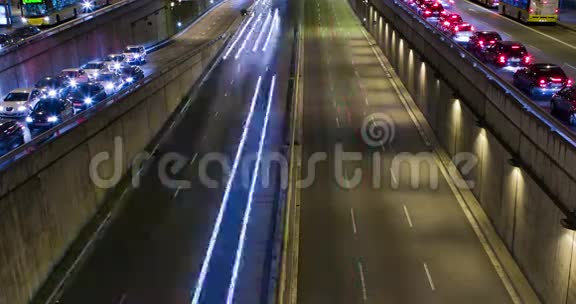 城市交通夜景摄影延时跟踪效应长曝光4K06视频的预览图