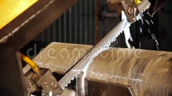 金属加工平板金属钢水锯切技术视频的预览图