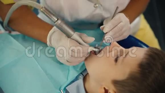 小孩子去看牙医视频的预览图