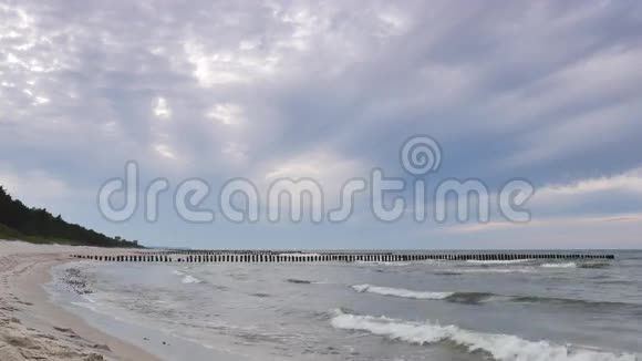 库兹尼察海滩全景视频的预览图