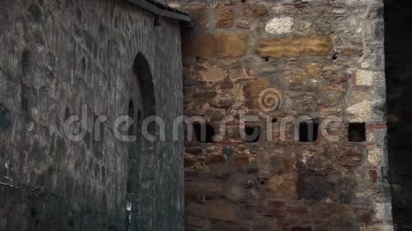 中世纪的旧堡垒城墙视频的预览图