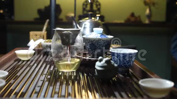 古典中国茶道与基特尔视频的预览图