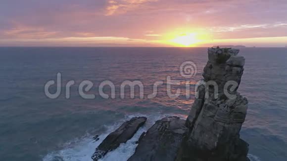 壮观的日落海洋慢动作空中4k视频的预览图