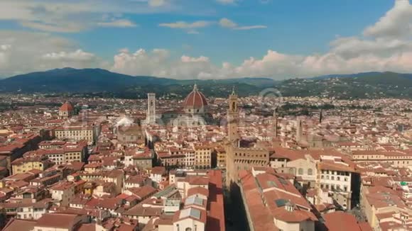 佛罗伦萨城市和圣玛丽亚大教堂的空中景色视频的预览图