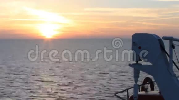 黑海船日落视频的预览图