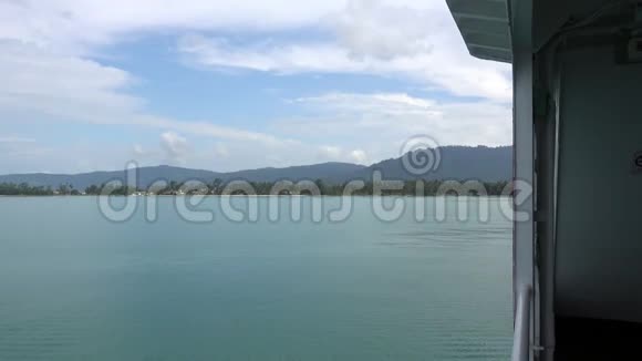 暹罗湾景观从渡轮上前往科昌岛视频的预览图