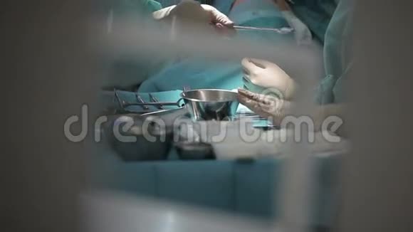 口腔颌面外科外科医生做面部轮廓视频的预览图