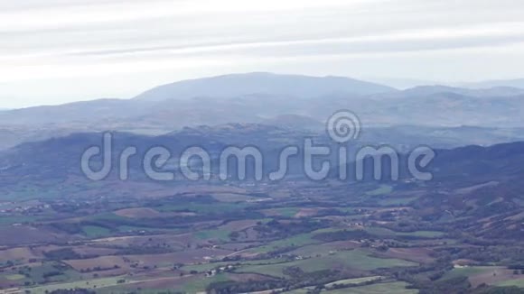 从意大利库斯科山看古比奥谷视频的预览图