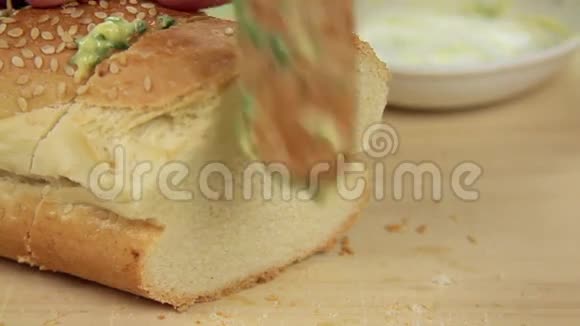做大蒜面包4视频的预览图