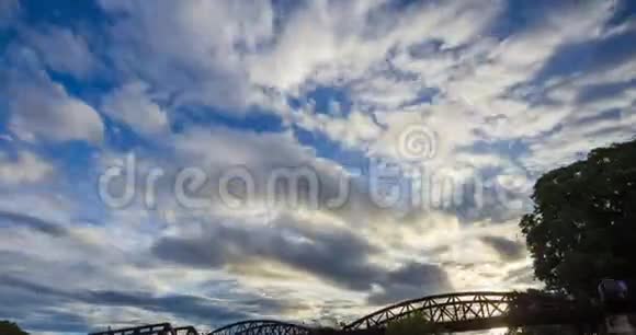 泰国Kanchanaburi桥河葵花日至夜视频的预览图
