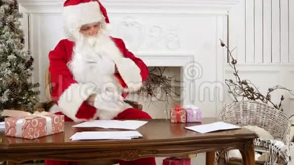 圣诞老人想在圣诞信里写些什么视频的预览图