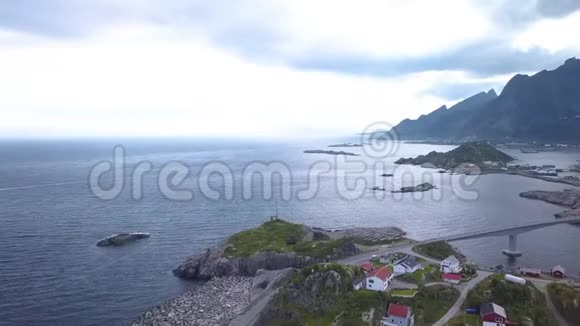 挪威哈姆诺伊村的鸟瞰图视频的预览图
