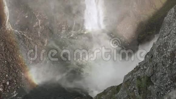 挪威的Voringfossen瀑布视频的预览图