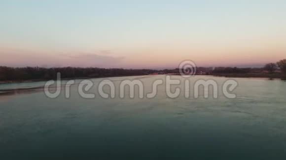 风景空中伏尔加河拍摄视频的预览图