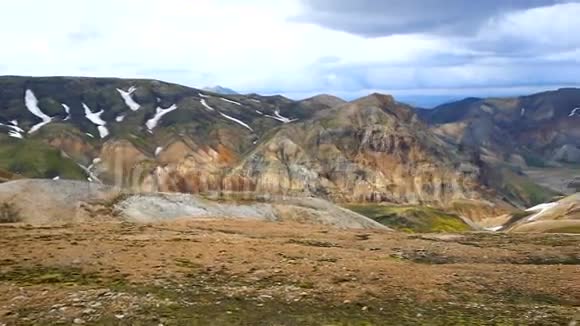 冰岛兰德曼纳劳加的全景山视频的预览图