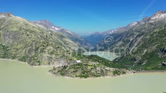 瑞士阿尔卑斯山美丽的湖泊瑞士从上面视频的预览图