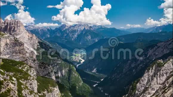 美丽的时光在山上流逝意大利多洛米特斯视频的预览图