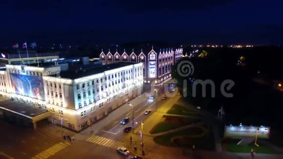 加里宁格勒的夜间胜利广场视频的预览图