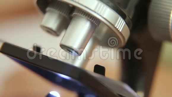 显微镜便携式光学显微镜视频的预览图