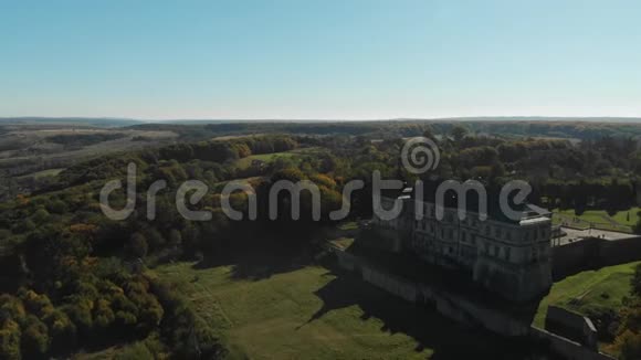 东欧老绿色屋顶城堡视频的预览图