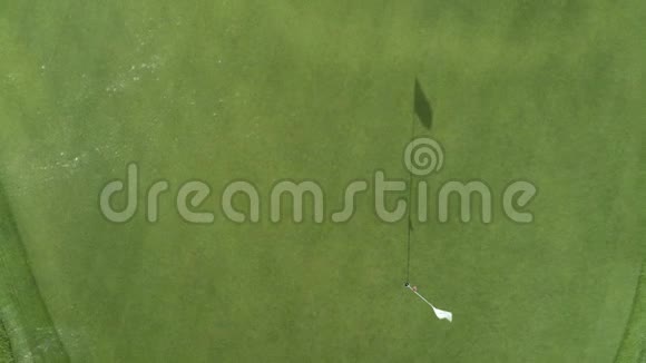 豪华热带度假胜地多米尼加共和国蓬塔卡纳高尔夫球场的高空俯视图视频的预览图