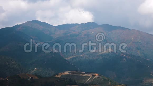 美丽的范西班山景色视频的预览图