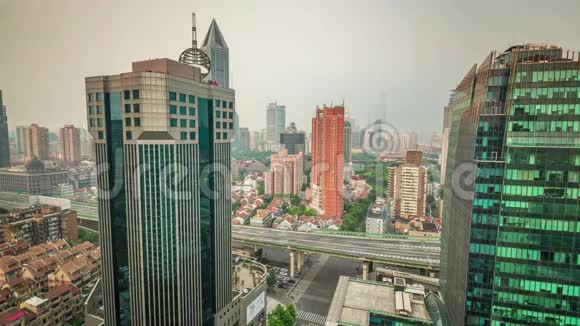 上海中心日光屋顶城市景观全景4k时间流逝视频的预览图