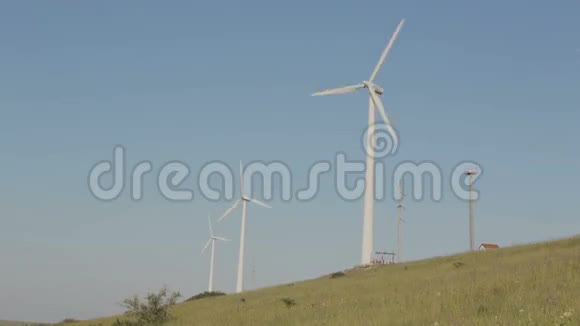 克里米亚的风力发电机视频的预览图