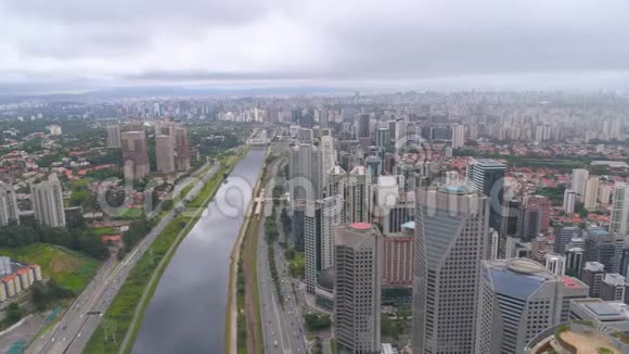 奥克塔维奥弗里亚斯德奥利维拉桥巴西最大城市圣保罗的标志性建筑视频的预览图