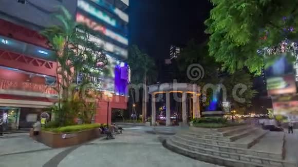 香港的街道和公园在夜间时间推移过度视频的预览图