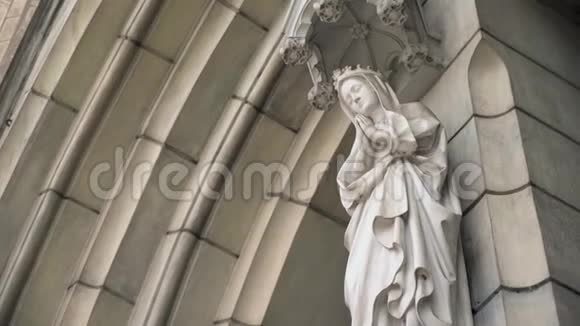 雅加达圣玛丽大教堂雕像视频的预览图