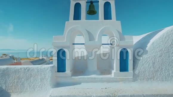 超广角传统环海地中海教堂视频的预览图