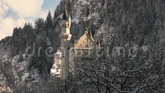 福森城堡的冬季景色视频的预览图