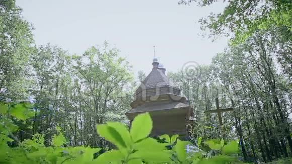 漂亮的木制教堂视频的预览图