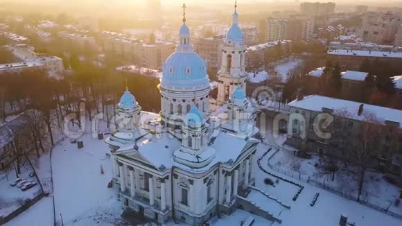 鸟瞰三一正教大教堂乌克兰苏米视频的预览图