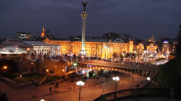 基辅独立广场夜景夜城灯火视频的预览图