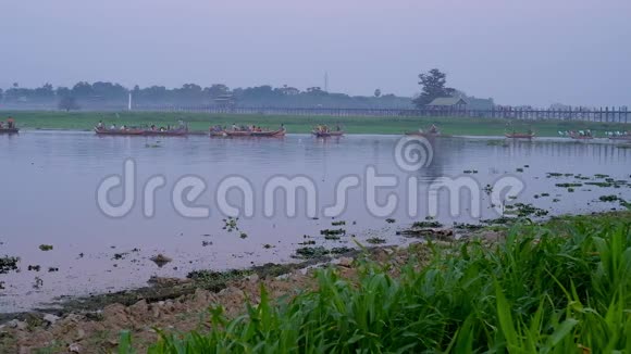 缅甸曼德勒湖上的船视频的预览图