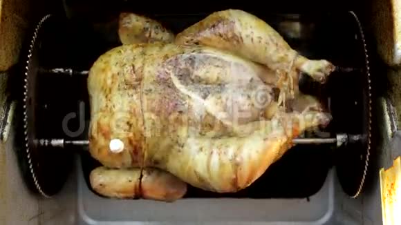 煮熟的烤鸡视频的预览图