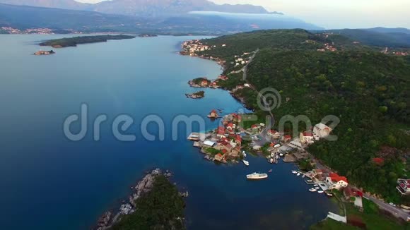 蒂瓦特从卢斯蒂卡半岛的景色黑山科托尔湾视频的预览图