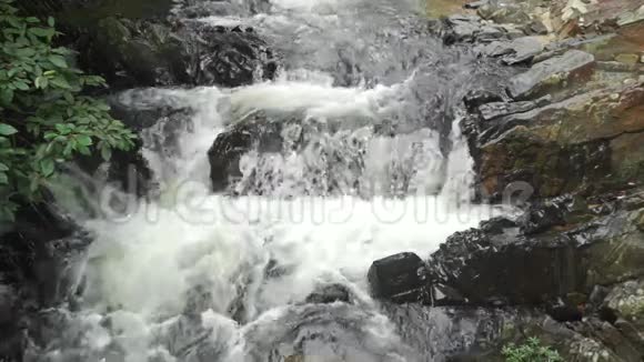 高瀑布慢动作视频视频的预览图