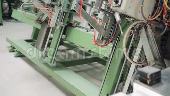 工具工厂生产机器的电线4K视频的预览图