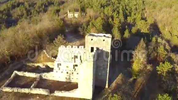 古老城堡的废墟视频的预览图