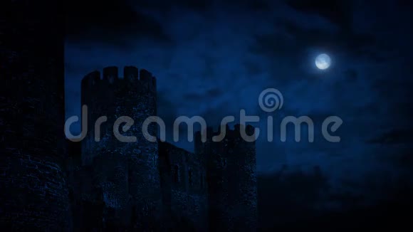 月圆之夜的城堡墙视频的预览图