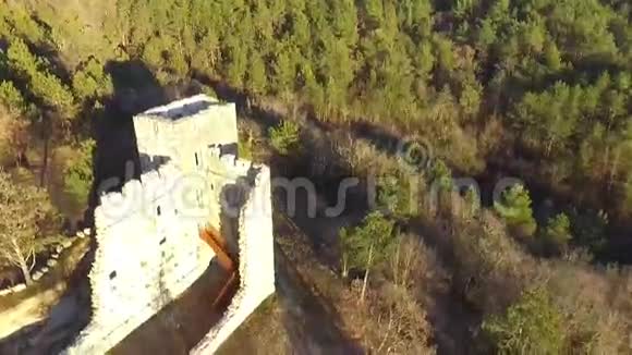 古老城堡的废墟视频的预览图