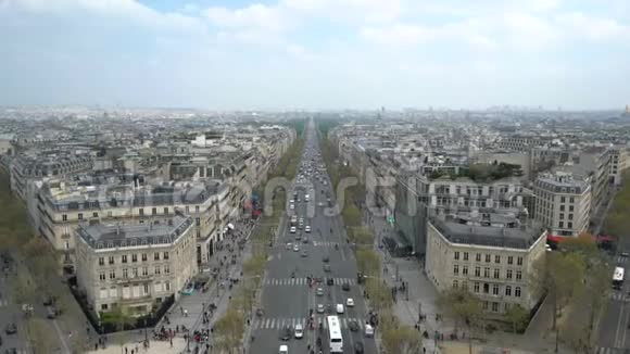 鸟瞰巴黎城市景观视频的预览图