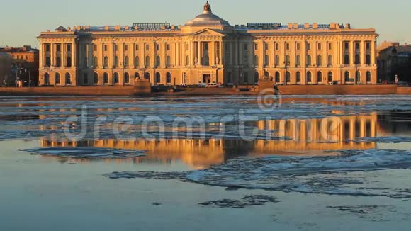 漂浮的冰圣彼得堡涅瓦视频的预览图