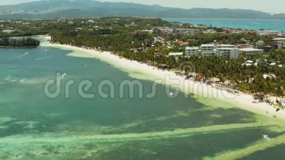 菲律宾Bulabog海滩的风筝冲浪者视频的预览图