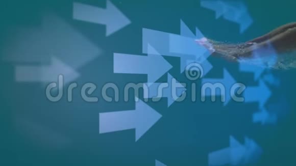 一个女人在蓝色的游泳池里在水下游泳的慢动作视频的预览图