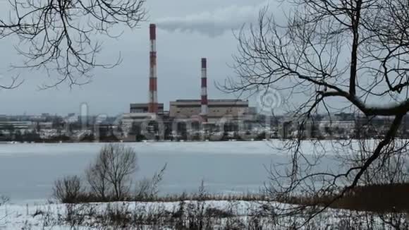 冬天的工厂视频的预览图